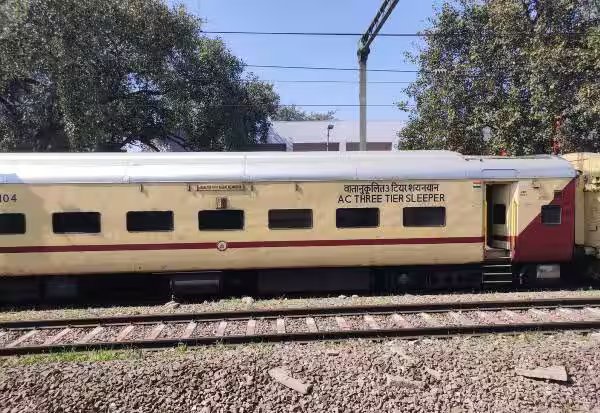 மதுரையில் எக்ஸ்பிரஸ் - பாசஞ்சர் ரயில்களுக்கு இடையே 'கனெக் ஷன் கொடுத்தா 'கலெக் ஷன்': நேரடி ரயில் சேவை இல்லாத ஊர்களுக்கு இணைப்பு வசதி