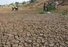 குறையும் நிலத்தடி நீர்மட்டம்: கோடை மழையை எதிர்பார்க்கும் விவசாயிகள்