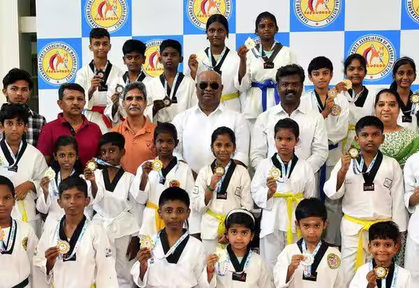 விருது வழங்கும் விழா