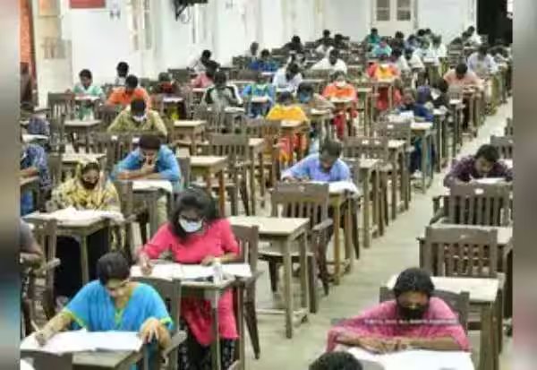 பிளஸ் 2 தேர்ச்சியில் இந்தாண்டும் மாணவிகள் அசத்தல்: மாவட்ட தேர்ச்சி அதிகரிப்பு: மாநில 'ரேங்க்' குறைந்தது.