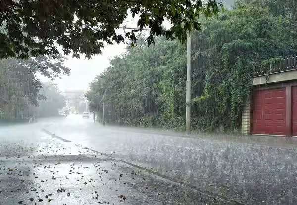 மதுரையில் இரவில் குளிர்வித்த கனமழை