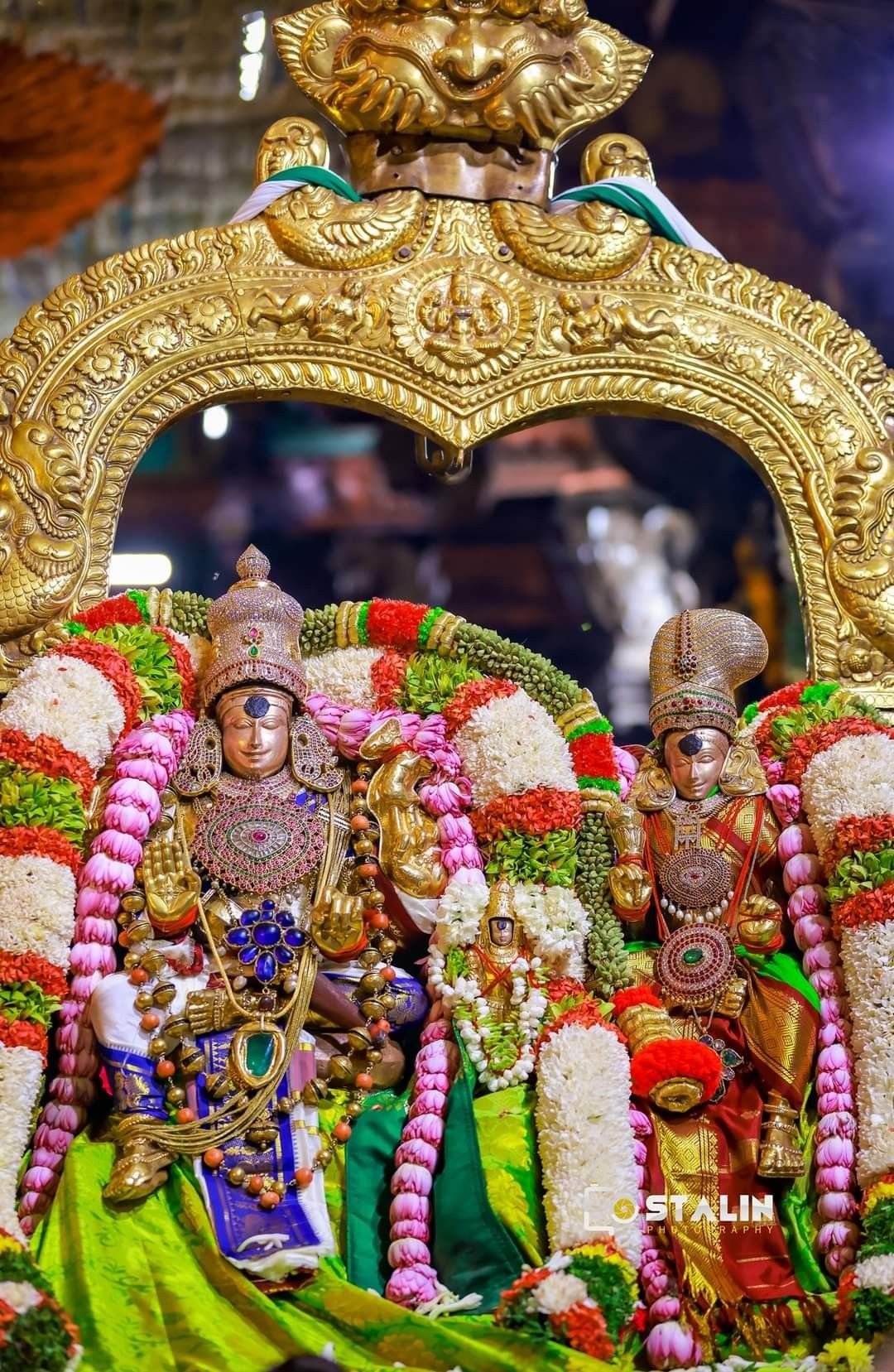 மீனாட்சி அம்மன் கோயிலில் சிறப்பு பாதுகாப்பு ஏற்பாடுகள்