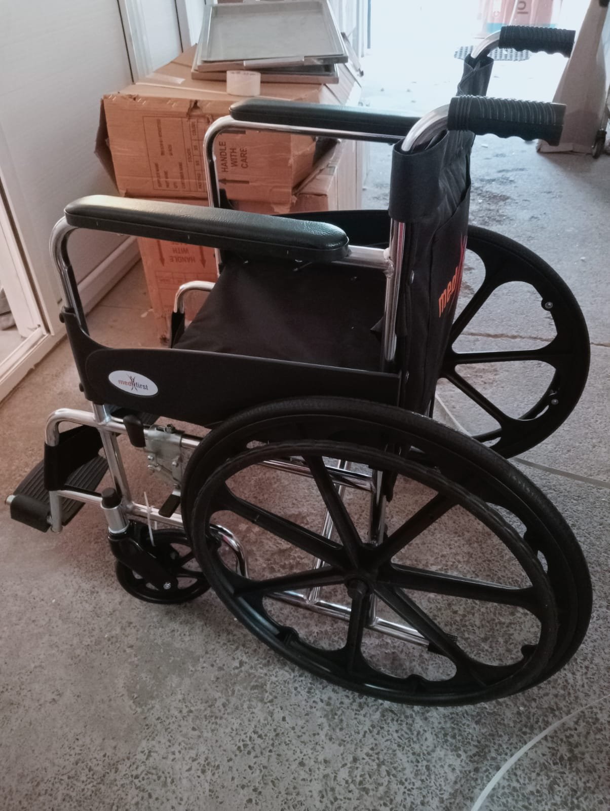 WHEEL CHAIR COLLAPSIBLE MODEL